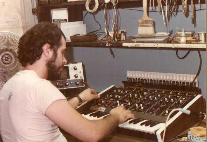 carmine-in-lab-1976.jpg